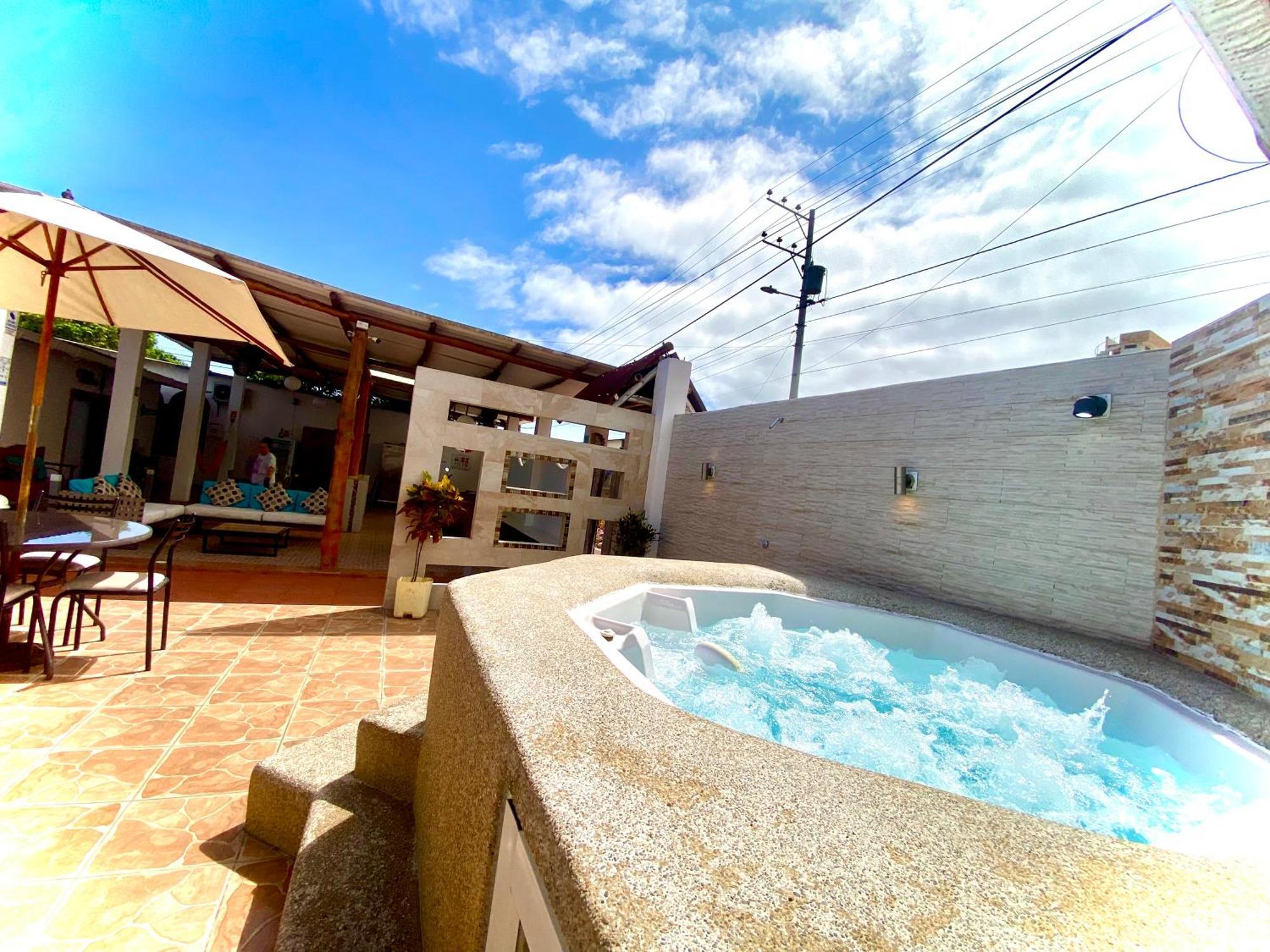 Zurisadai Hotell Puerto Ayora  Eksteriør bilde