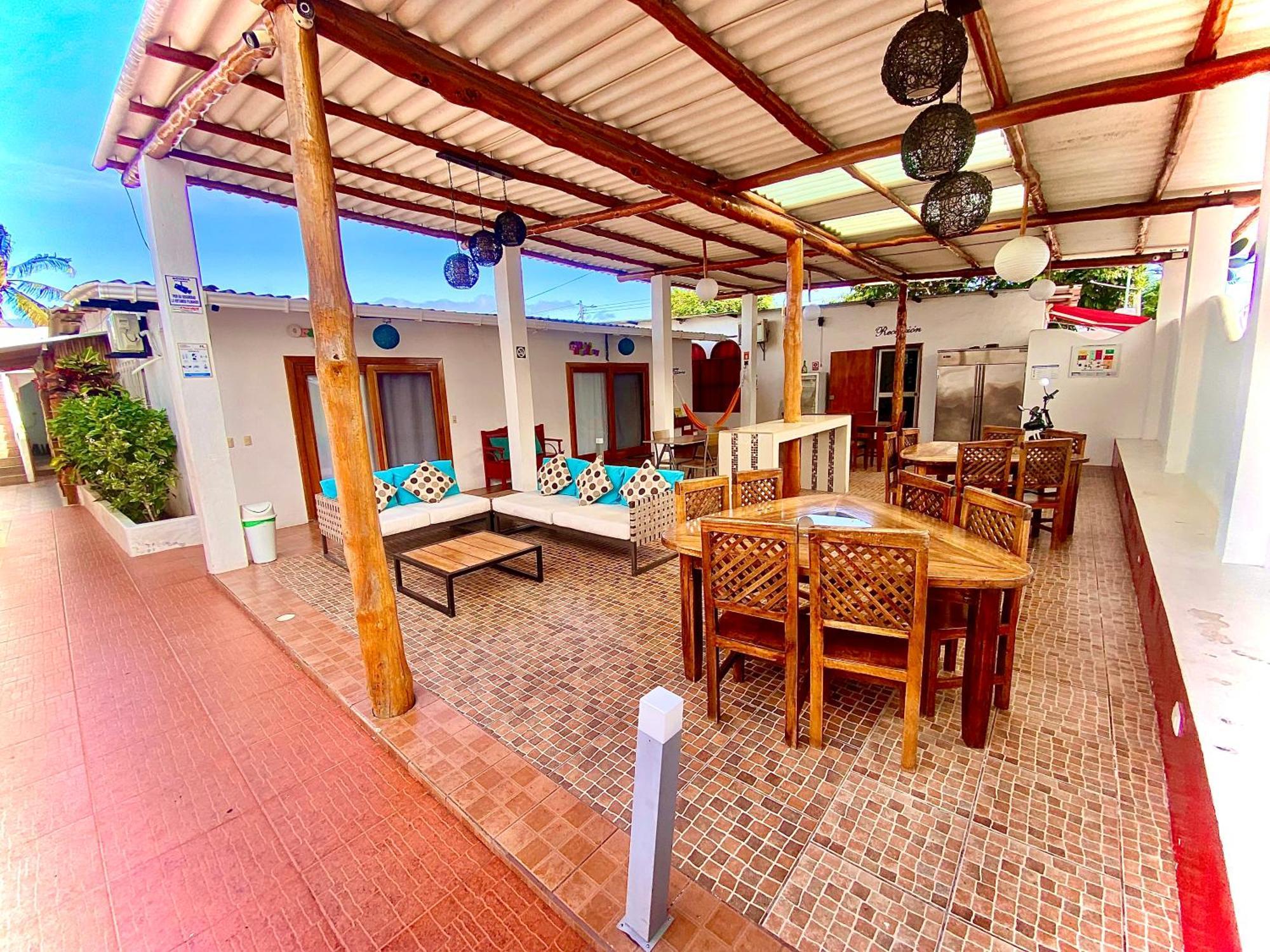 Zurisadai Hotell Puerto Ayora  Eksteriør bilde