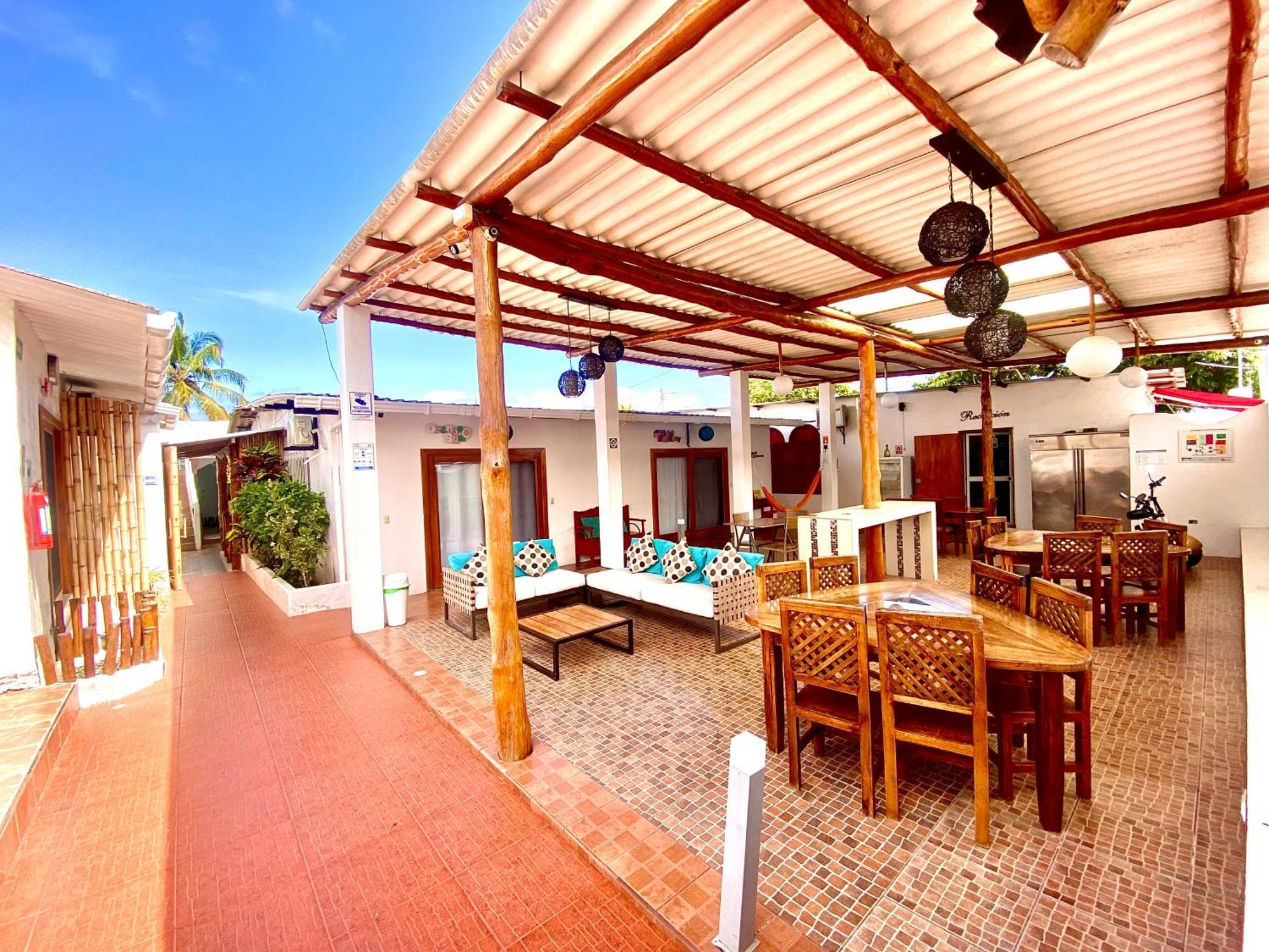 Zurisadai Hotell Puerto Ayora  Eksteriør bilde