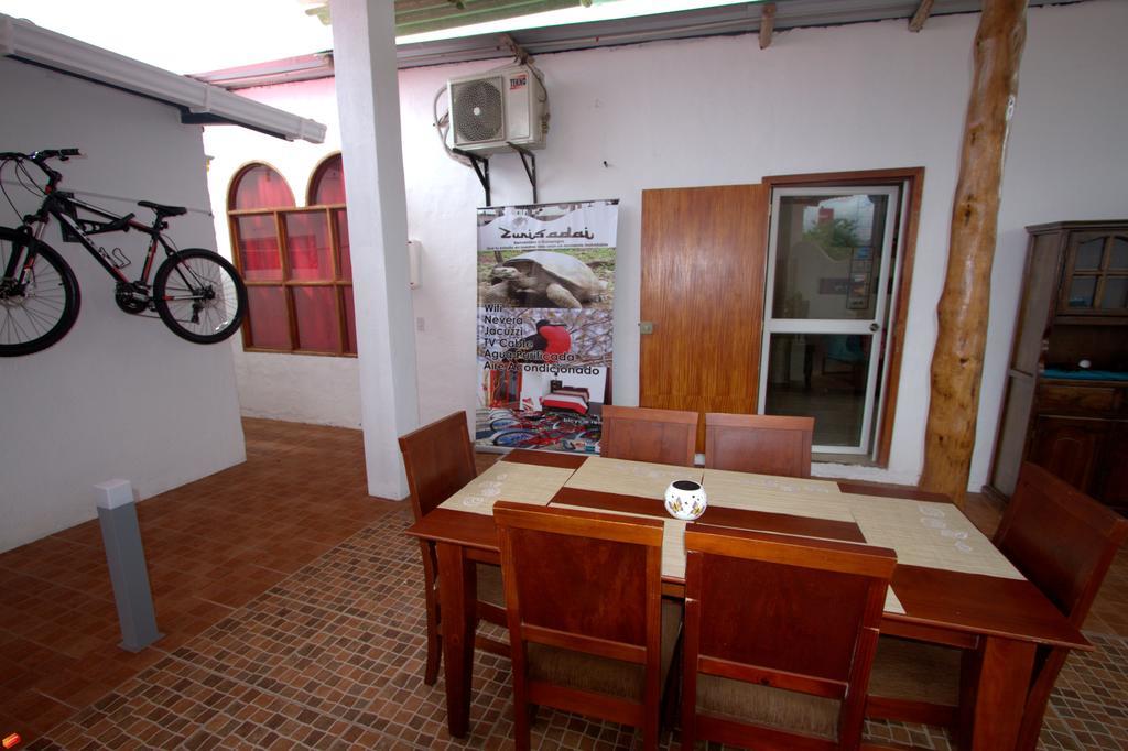 Zurisadai Hotell Puerto Ayora  Eksteriør bilde