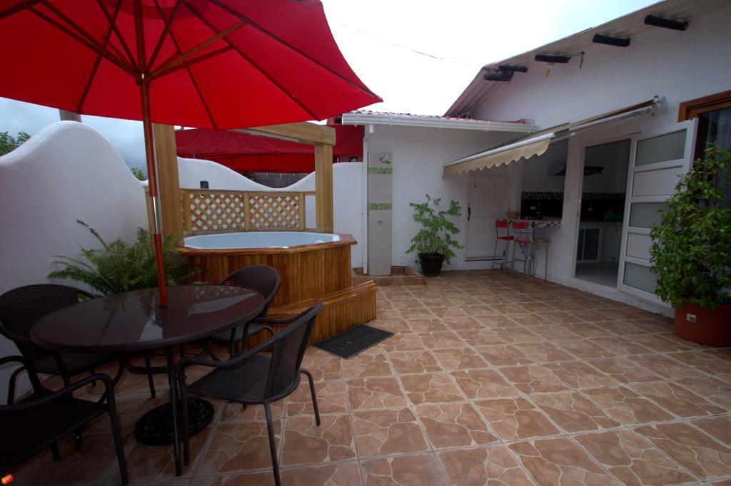Zurisadai Hotell Puerto Ayora  Eksteriør bilde