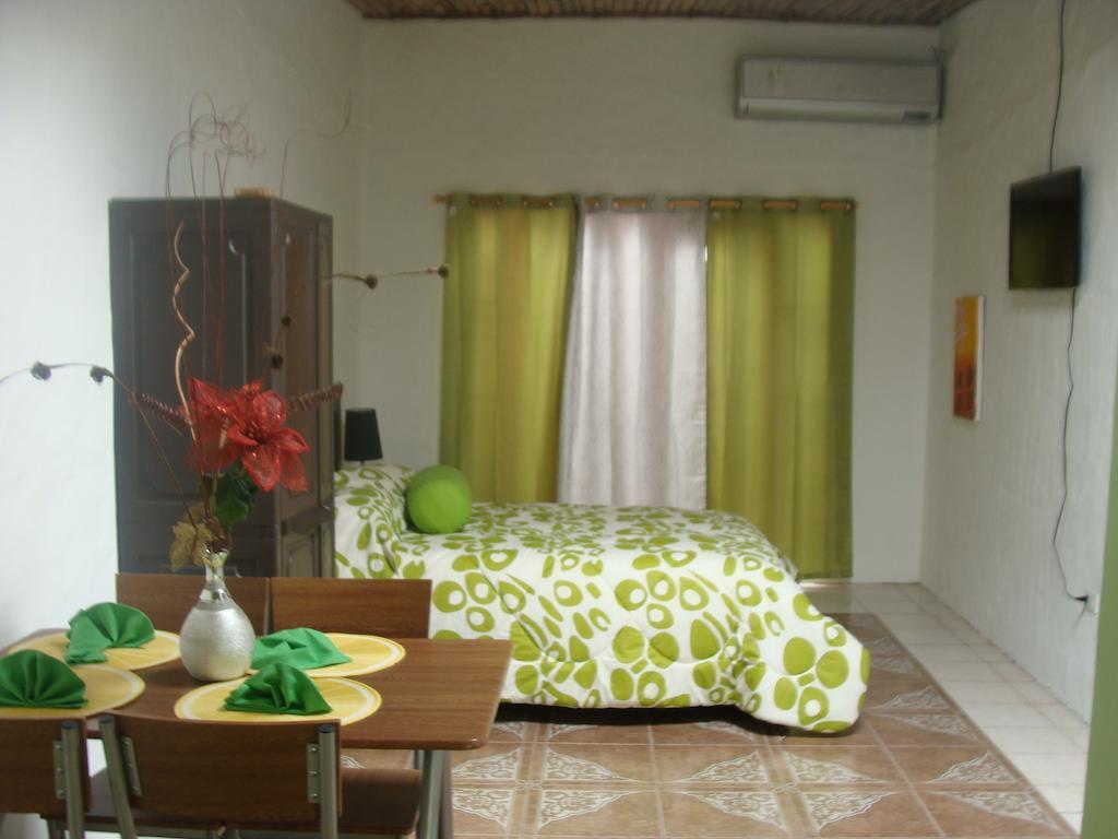 Zurisadai Hotell Puerto Ayora  Rom bilde