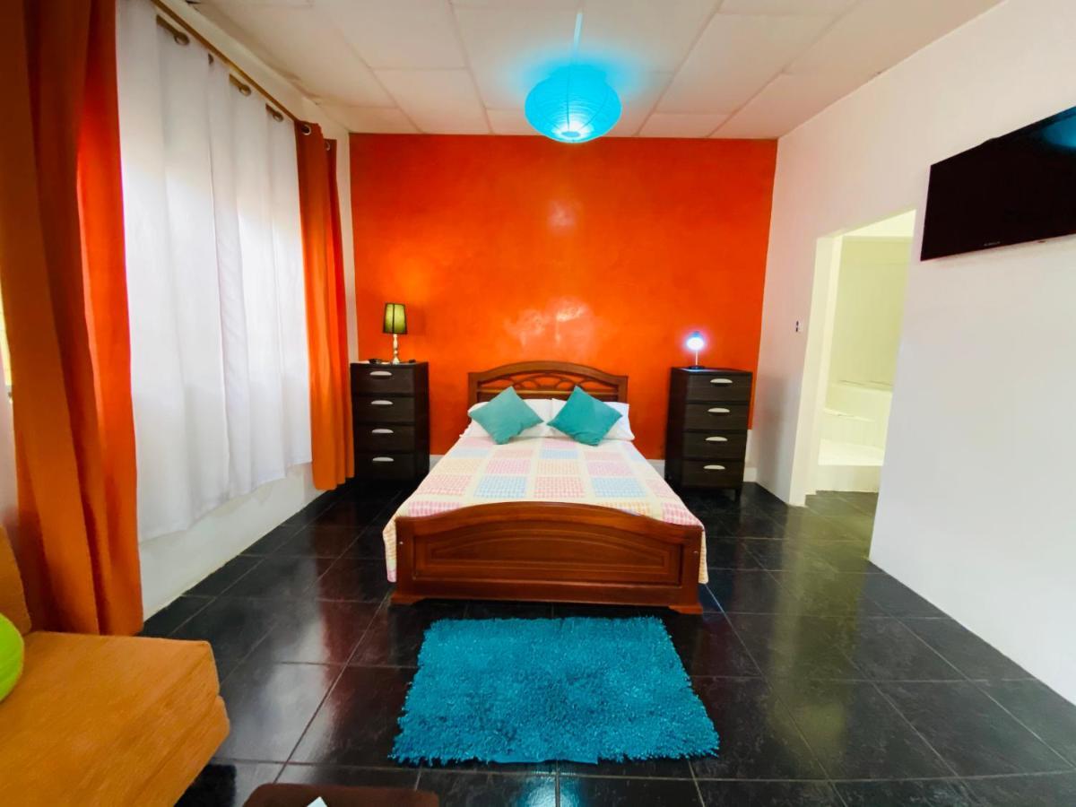 Zurisadai Hotell Puerto Ayora  Eksteriør bilde