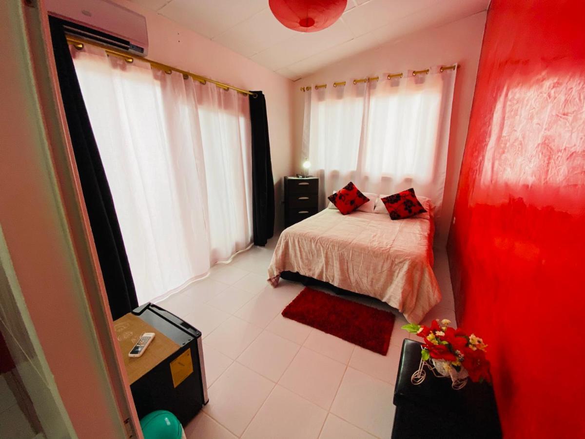Zurisadai Hotell Puerto Ayora  Eksteriør bilde