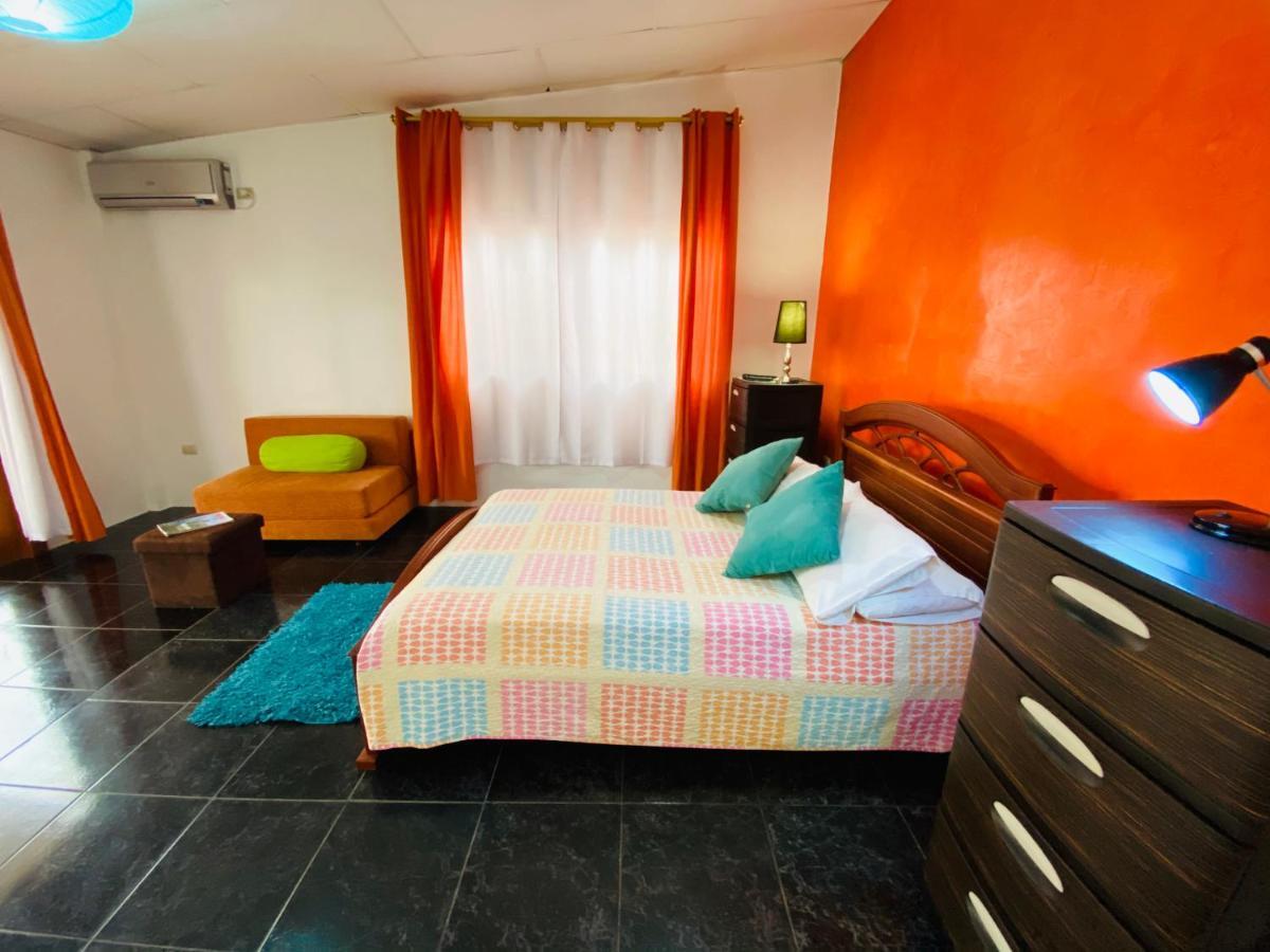 Zurisadai Hotell Puerto Ayora  Eksteriør bilde