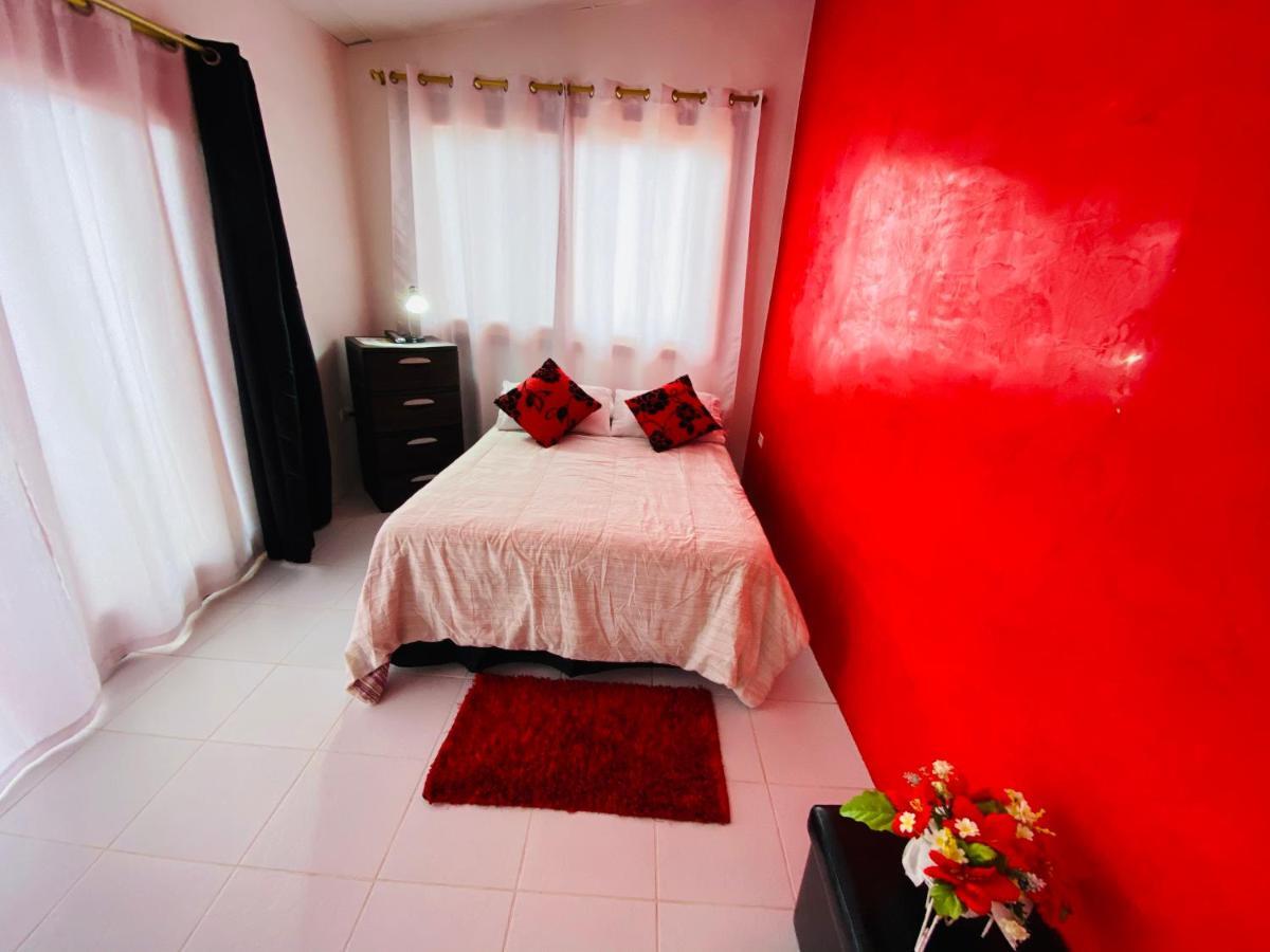 Zurisadai Hotell Puerto Ayora  Eksteriør bilde